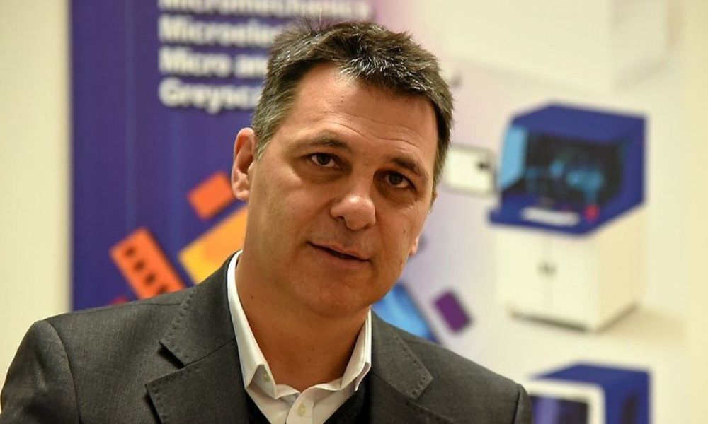 Kloé dans la cours des grands de la microtechnologie